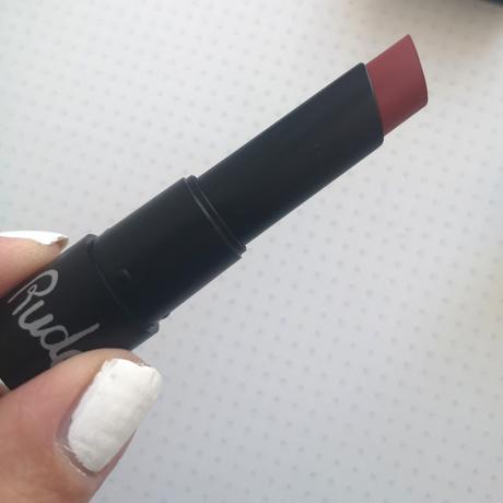 Labiales de Rude Cosmetics | Reseña y swatches en labios 04 labial marrón