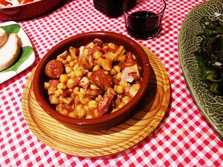 Callos con garbanzos a la gallega - Cocinas del Mundo (Galicia) Callos con garbanzos a la gallega - Cocinas del Mundo (Galicia)