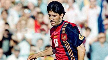 Caminero con la camiseta de la selección española en la Eurocopa de 1996.