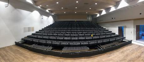 El histórico Salón de Actos del Colegio Diocesano San Ignacio se reinaugura hoy totalmente adaptado a los nuevos tiempos