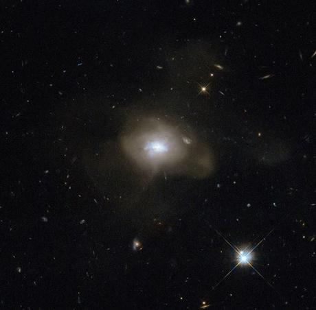 La impresionante imagen de dos galaxias en colisión