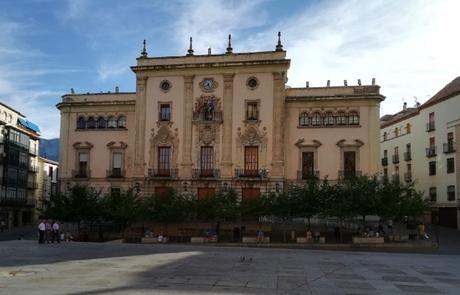 Qué ver en Jaén en 1 día: historia, arte y tapeo ayuntamiento-jaen