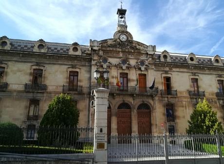 Qué ver en Jaén en 1 día: historia, arte y tapeo Diputacion-jaen
