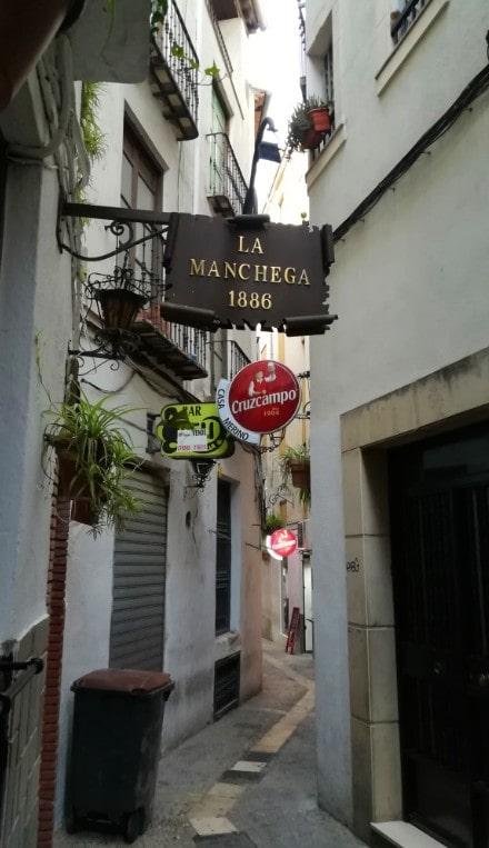 Qué ver en Jaén en 1 día: historia, arte y tapeo la-manchega-jaen-bar