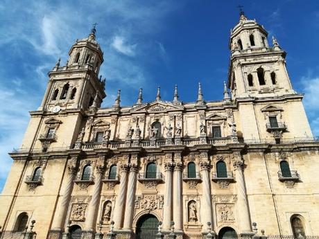 Qué ver en Jaén en 1 día: historia, arte y tapeo catedral-jaen