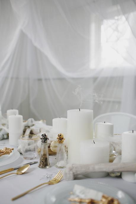 Cómo decorar una mesa de Halloween en blanco_Decorar en familia15 Cómo decorar una mesa de Halloween en blanco15