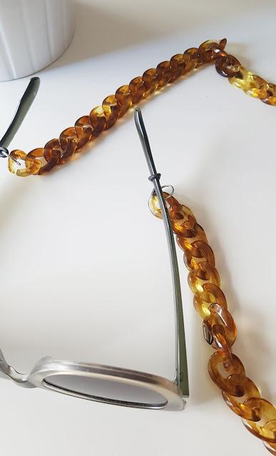 COMPLEMENTOS; DIECISIETE COSAS.- COMPLEMENTOS; DIECISIETE COSAS.-