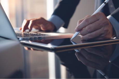 APROMES y SERES firman un convenio de colaboración para impulsar la firma electrónica APROMES y SERES firman un convenio de colaboración para impulsar la firma electrónica