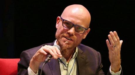 Martin Hilbert: “La verdadera fuente de poder de las redes ha sido llevarnos a nuestro narcisismo, enojo, ansiedad, envidia, credulidad y, por cierto, a nuestra lujuria” Martin Hilbert: “La verdadera fuente de poder de las redes ha sido llevarnos a nuestro narcisismo, enojo, ansiedad, envidia, credulidad y, por cierto, a nuestra lujuria”