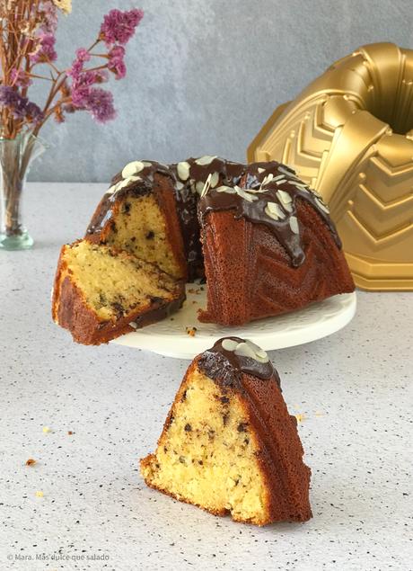Bundt cake de naranja y chocolate