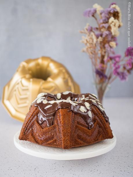 Bundt cake de naranja y chocolate