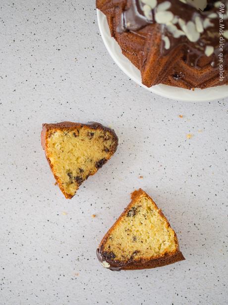 Bundt cake de naranja y chocolate