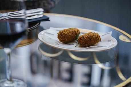 Croquetas en la carta de Josefita, el nuevo bar y restaurante con carta castiza en Malasaña