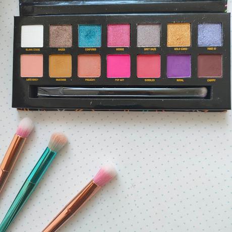 Paleta WHATEVER de W7 - Quiso quedarse conmigo (Reseña, swatches y looks) Paleta WHATEVER de W7 - Quiso quedarse conmigo (Reseña, swatches y looks)