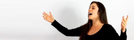 como proyectar la voz