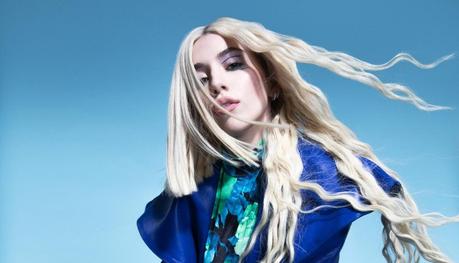 Ava Max estrena el single navideño ‘Christmas Without You’ Single navideño de Ava max