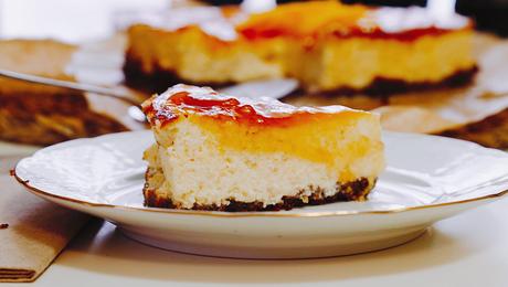 CHEESECAKE DE RICOTTA Y MELOCOTÓN CHEESECAKE DE RICOTTA Y MELOCOTÓN