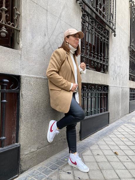 BLAZER + GORRA.- BLAZER + GORRA.-