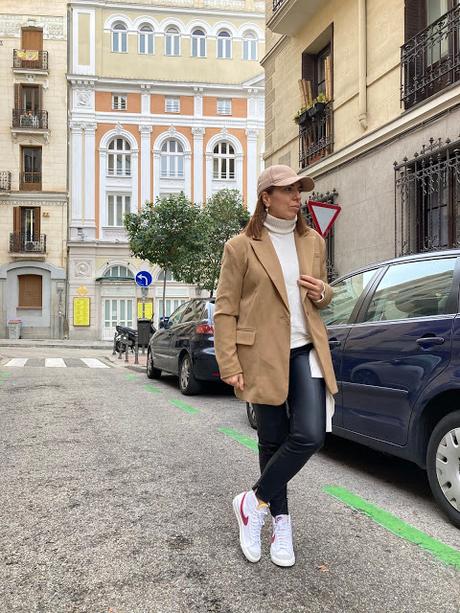 BLAZER + GORRA.- BLAZER + GORRA.-