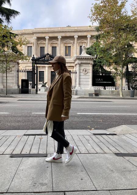 BLAZER + GORRA.- BLAZER + GORRA.-