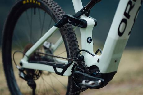 Orbea Rise es la nueva e-MTB súper ligera