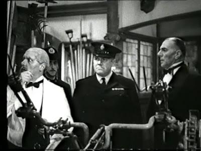 HOMBRE QUE PODÍA HACER MILAGROS, EL (The Man Who Could Work Miracles) (Gran Bretaña, 1936) Fantástico, Comedia
