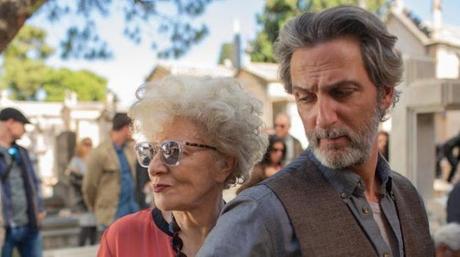 UN MUNDO NORMAL -REBELDE CON CANAS