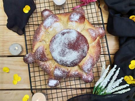 Receta de Pan de muerto. Típica de México para la celebración del Día de Muertos. Masa, lidl, panificadora, todos los santos, halloween, tradicional, horno, Cuca, otoño Receta de Pan de muerto. Típica de México para la celebración del Día de Muertos. Masa, lidl, panificadora, todos los santos, halloween, tradicional, horno, Cuca, otoño