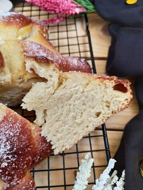 Receta de Pan de muerto. Típica de México para la celebración del Día de Muertos. Masa, lidl, panificadora, todos los santos, halloween, tradicional, horno, Cuca, otoño Receta de Pan de muerto. Típica de México para la celebración del Día de Muertos. Masa, lidl, panificadora, todos los santos, halloween, tradicional, horno, Cuca, otoño
