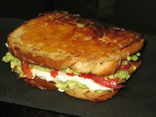 SÁNDWICH DE AGUACATE DEL CHEF GIPSY SÁNDWICH DE AGUACATE DEL CHEF GIPSY