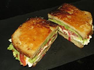 SÁNDWICH DE AGUACATE DEL CHEF GIPSY SÁNDWICH DE AGUACATE DEL CHEF GIPSY
