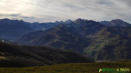 Vista hacia las Ubiñas desde el Curuchu Braña