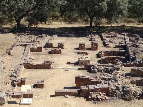 Munigua: Un pueblo romano secreto a una hora de Sevilla. Parte I, la zona terrenal. Munigua: Un pueblo romano secreto a una hora de Sevilla. Parte I, la zona terrenal.