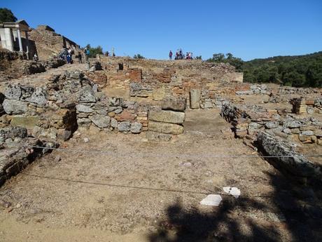 Munigua: Un pueblo romano secreto a una hora de Sevilla. Parte I, la zona terrenal.