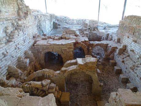 Munigua: Un pueblo romano secreto a una hora de Sevilla. Parte I, la zona terrenal. Munigua: Un pueblo romano secreto a una hora de Sevilla. Parte I, la zona terrenal.