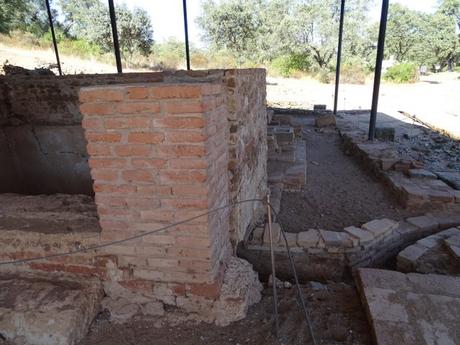 Munigua: Un pueblo romano secreto a una hora de Sevilla. Parte I, la zona terrenal. Munigua: Un pueblo romano secreto a una hora de Sevilla. Parte I, la zona terrenal.