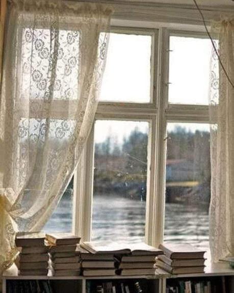 - Domingo. - Domingo.