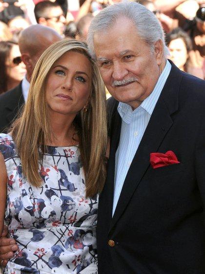 Jennifer Aniston con su padre John, conocido por su participación en la serie “Days of Our Lives “