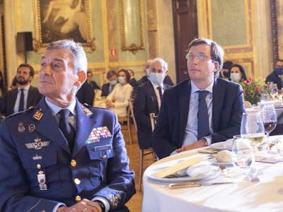 Las fotos de Robert Capa, la película “Carne de fieras”, de Marléne Grey, y las fotos de la vergüeza…