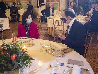 Las fotos de Robert Capa, la película “Carne de fieras”, de Marléne Grey, y las fotos de la vergüeza…