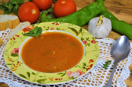 Las delicias de Mayte, sopa de tomate, sopa de tomate extremeña, sopa de tomate andaluza, sopa de tomate casera, sopa de tomate con pan, sopa de tomate para bajar de peso, sopa de tomate tradicional, sopa de tomate de la abuela,