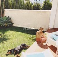 Paul Alone presenta Pequeña