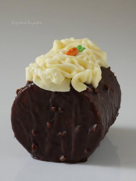 Travel Carrot Cake Tubo