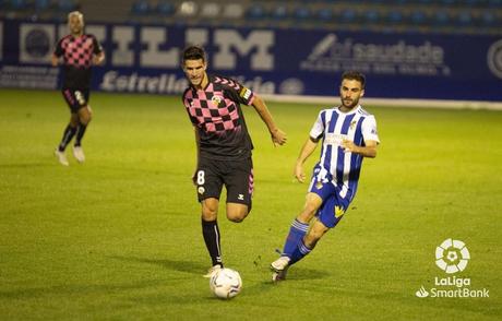 Una desconocida Ponferradina se deja llevar los tres puntos en El Toralín (0-3)