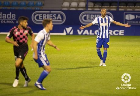 Una desconocida Ponferradina se deja llevar los tres puntos en El Toralín (0-3)