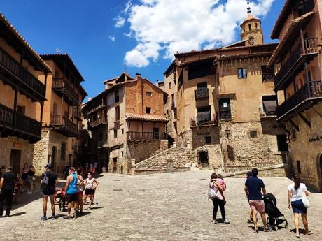 Qué ver en Albarracín, probablemente el pueblo más bonito de España plaza-mayor-albarracin