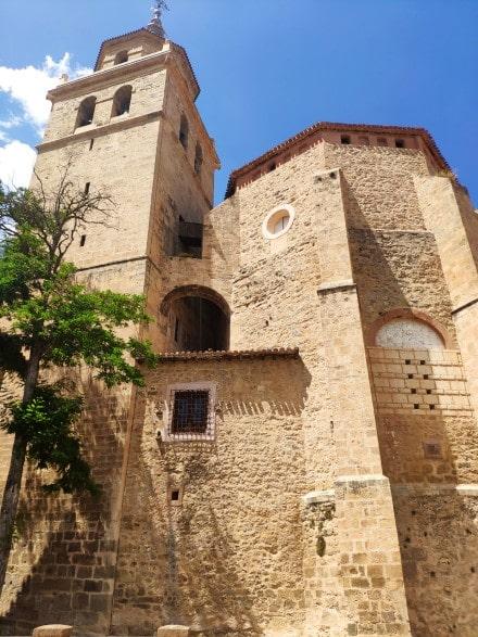 Qué ver en Albarracín, probablemente el pueblo más bonito de España catedral-albarracin