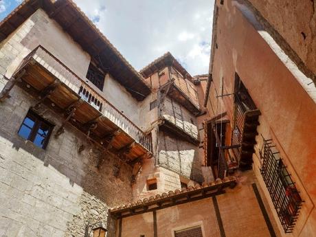 Qué ver en Albarracín, probablemente el pueblo más bonito de España casas-colgadas-albarracin