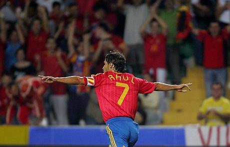 Raúl González fue el máximo goleador con España hasta que fue superado por David Villa.