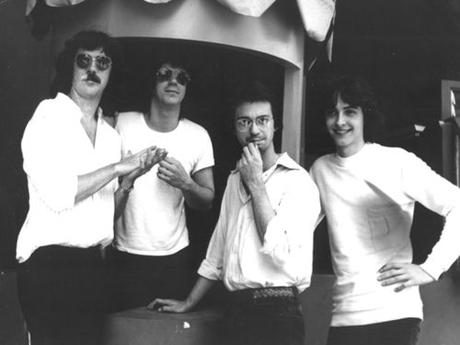 Serú Girán y Su Tiempo: El Fin de la Inocencia Serú Girán y Su Tiempo: El Fin de la Inocencia